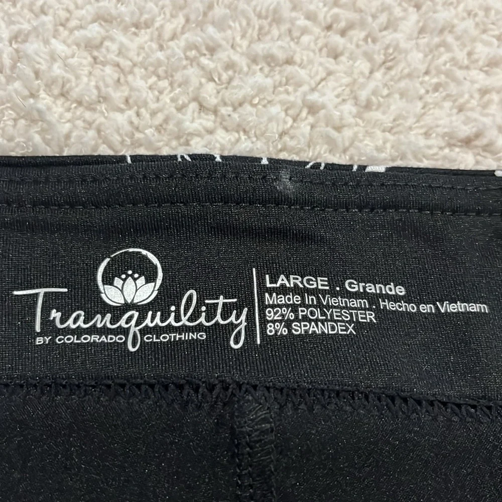 Tranquility by Colorado Stylish Black and White Floral Skort Size Large - Picture 4 of 4